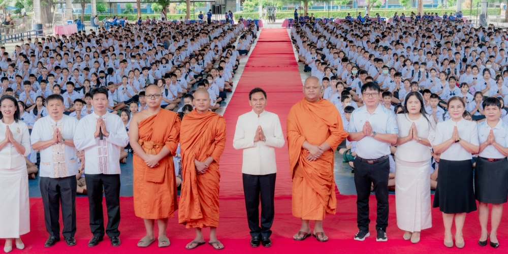 การอบรมคุณธรรม ค่ายพุทธบุตร นักเรียนชั้น ม.1และม.4